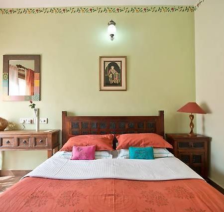 Chhoti Haveli Bed and Breakfast New Delhi Exteriör bild