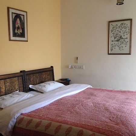 Chhoti Haveli Bed and Breakfast New Delhi Exteriör bild
